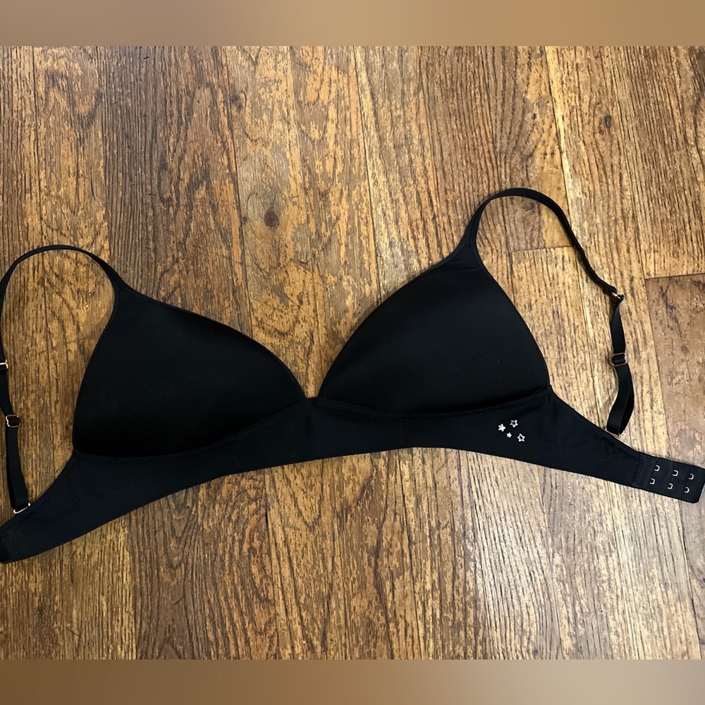 Lightly Worn, Aerie Black Wireless V Bra, Size 32D